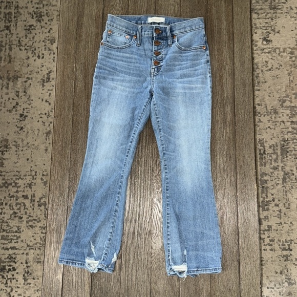 Madewell Petite Cali Demi-Boot Jeans Bess Wash: Button-Front Edition - Picture 1 of 14